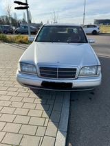 Mercedes-Benz C 220 SPORT Sport Baujahr 1994 - Mercedes-Benz C 220 mit Benzin-Antrieb: Limousine, Automatik
