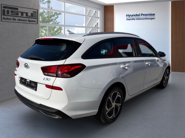 Fahrzeugabbildung Hyundai i30 cw Trend 1.5 T-GDI +KLIMA+NAVI+RFK+SHZ+UVM+