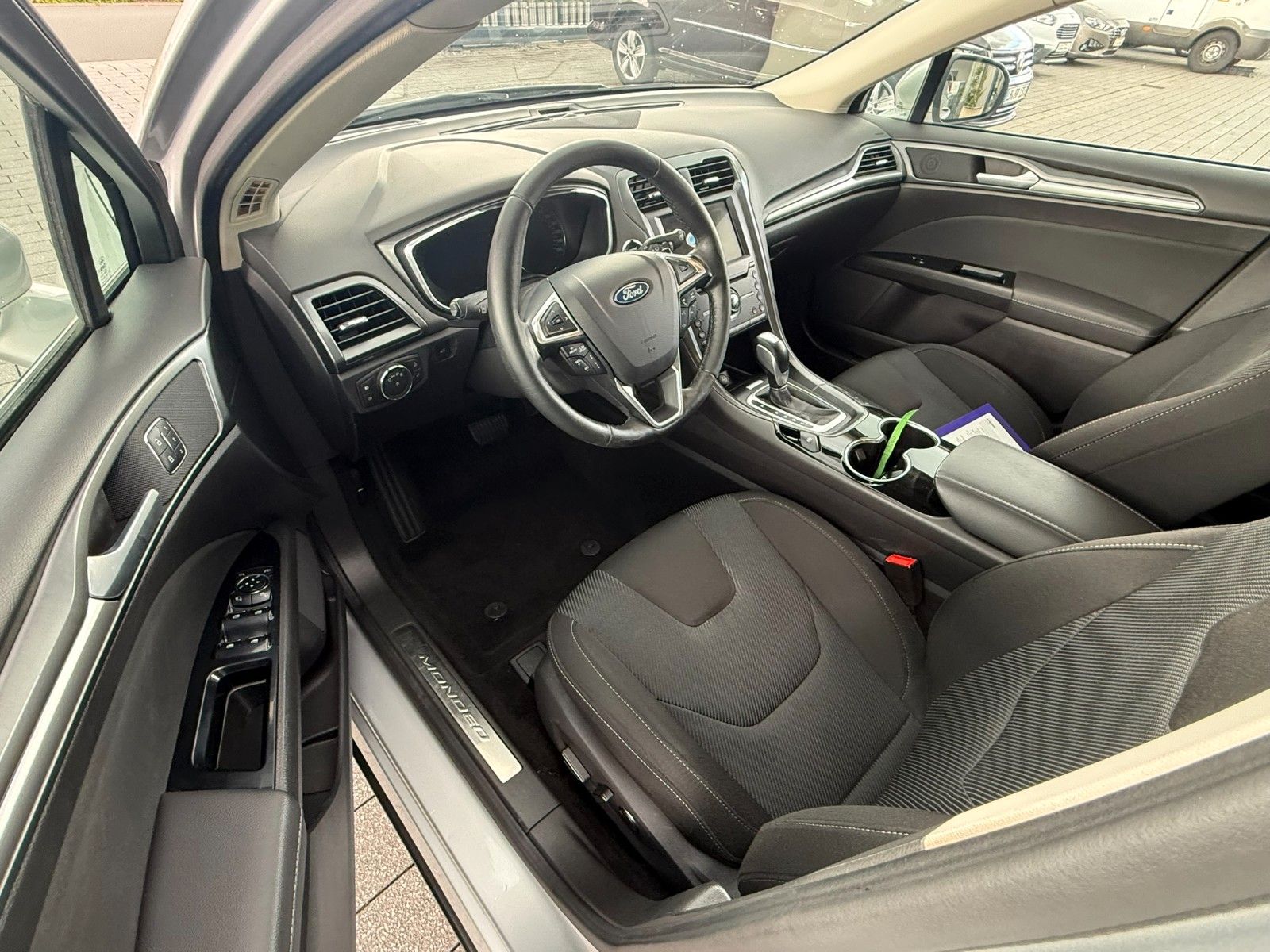 Fahrzeugabbildung Ford Mondeo Turnier Titanium