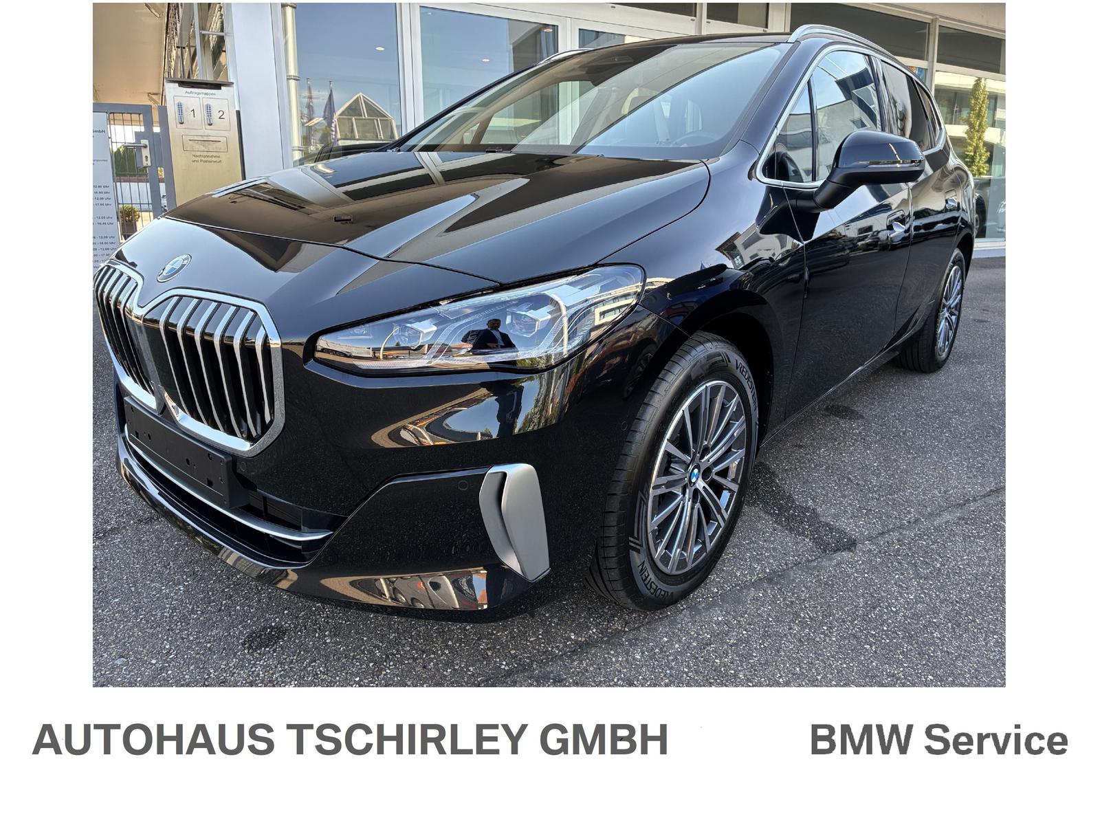 BMW 220i Active Tourer Panodach AHK Assists