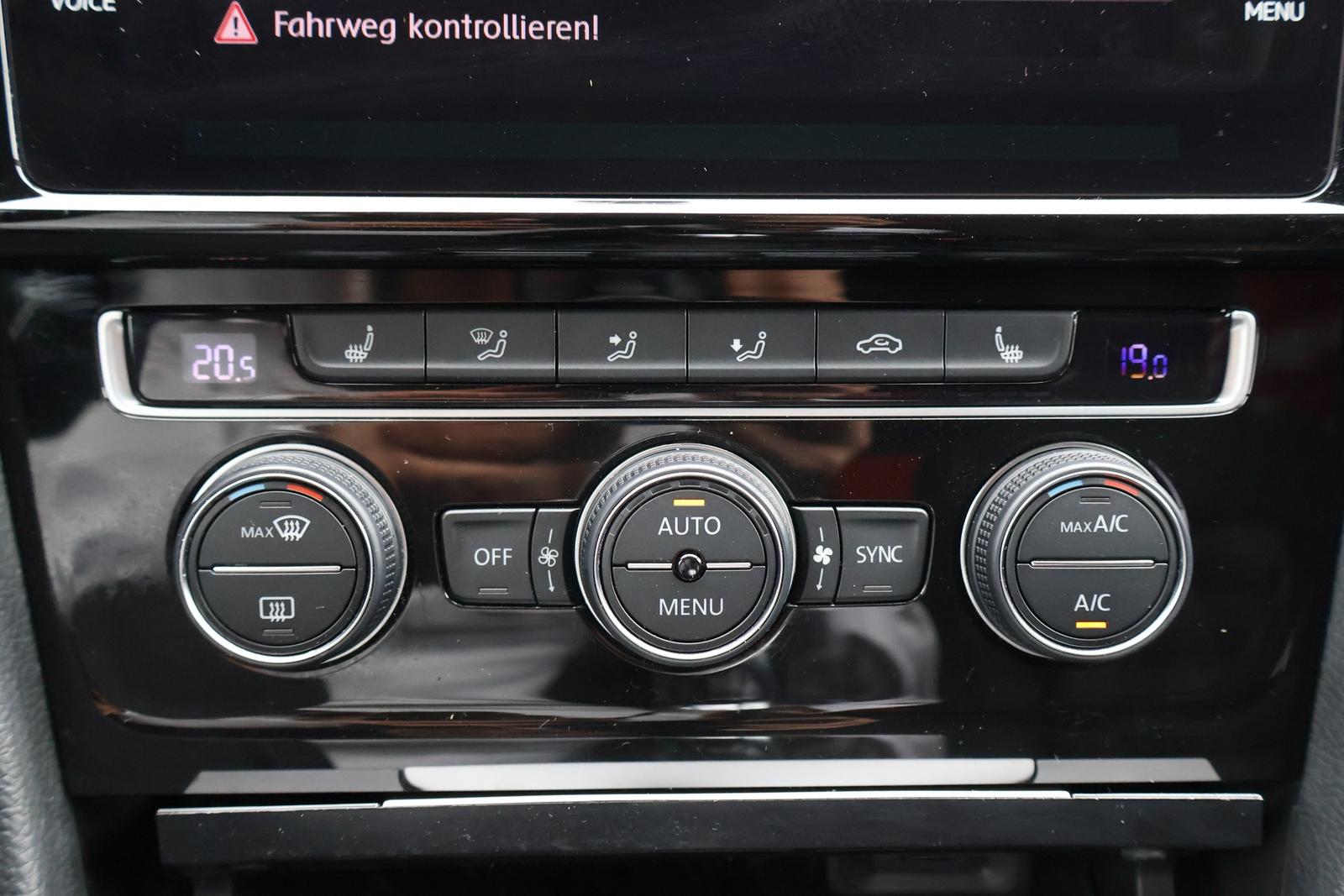 Volkswagen Golf VII 2.0 TSI DSG GTI PERF. LED NAVI VC