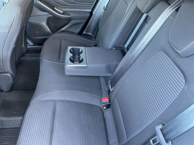 Fahrzeugabbildung Ford Focus 1.5 EcoBlue Lim. Titanium X Autom. AHK, Na