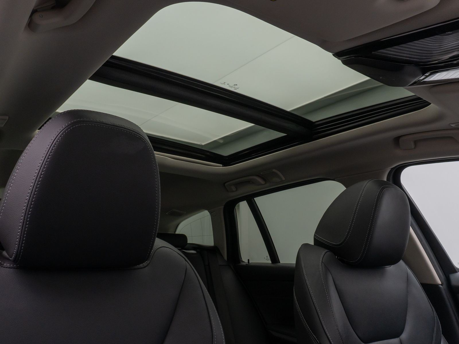 Fahrzeugabbildung BMW 330e xD Sport Line Panorama DAB HiFi Stop&Go AHK
