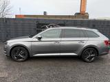 Skoda Superb Combi Ambition2.0 DSG 4x4 ACC*Virtual*AHK - Kombis bis 25.000 Euro