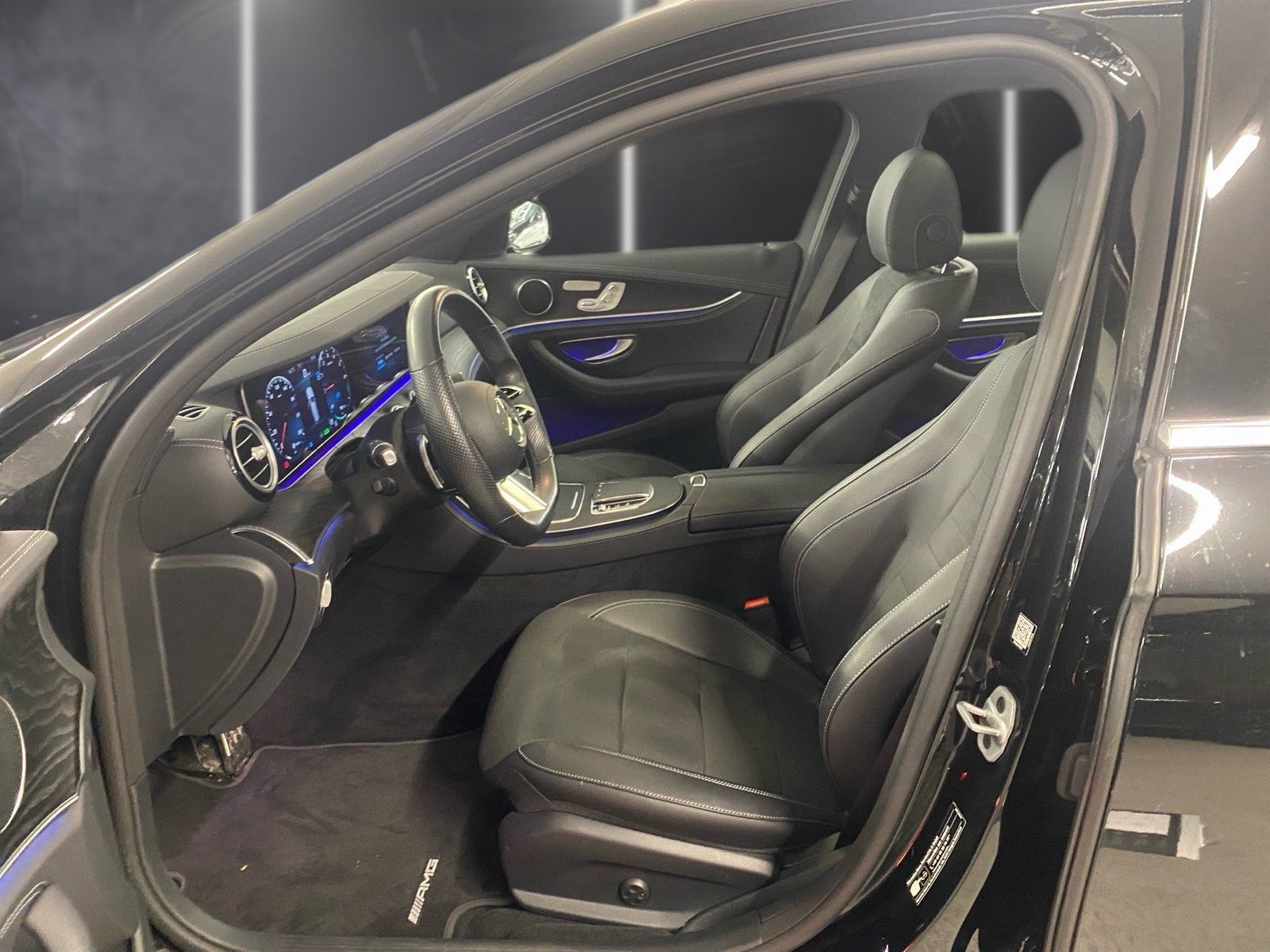 Fahrzeugabbildung Mercedes-Benz E 300 de 4MATIC*AMG*DISTRONIC*LED*AHK*Pano-Dach*