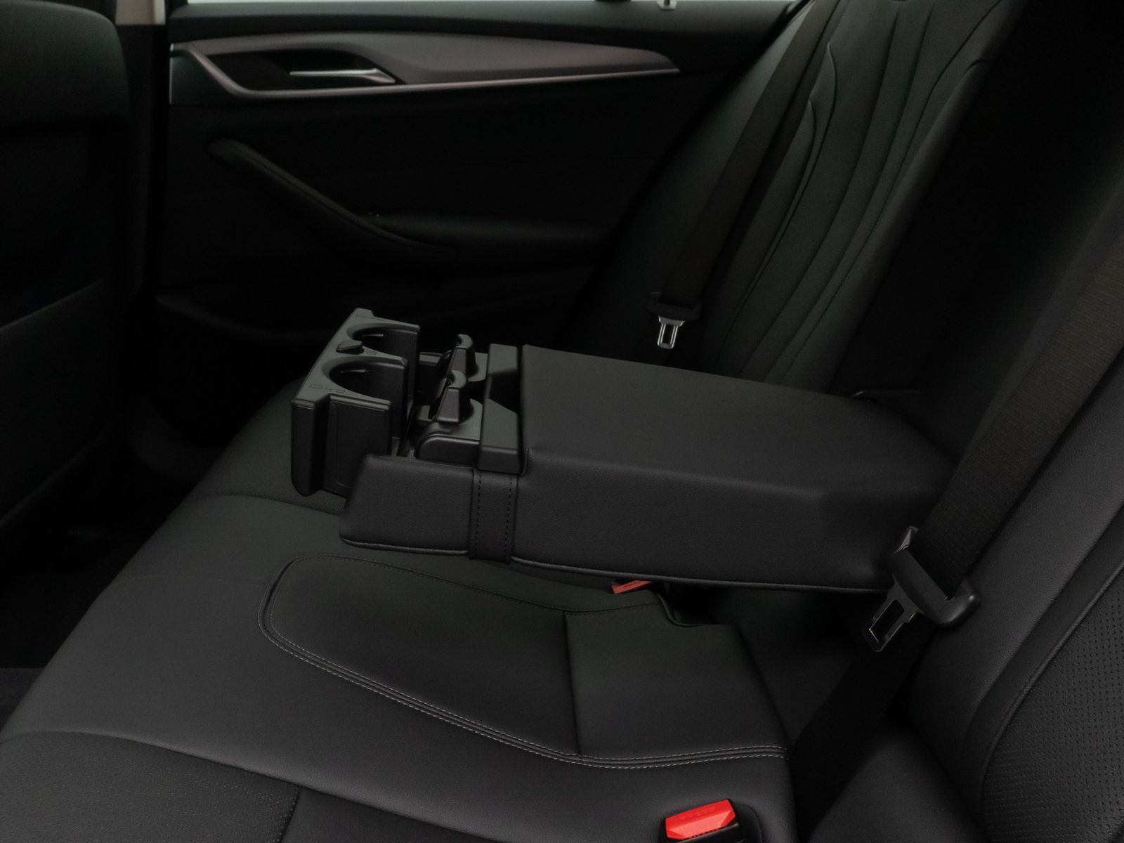 Fahrzeugabbildung BMW 530i Kamera DAB CockPitPro Leder Alarm LED