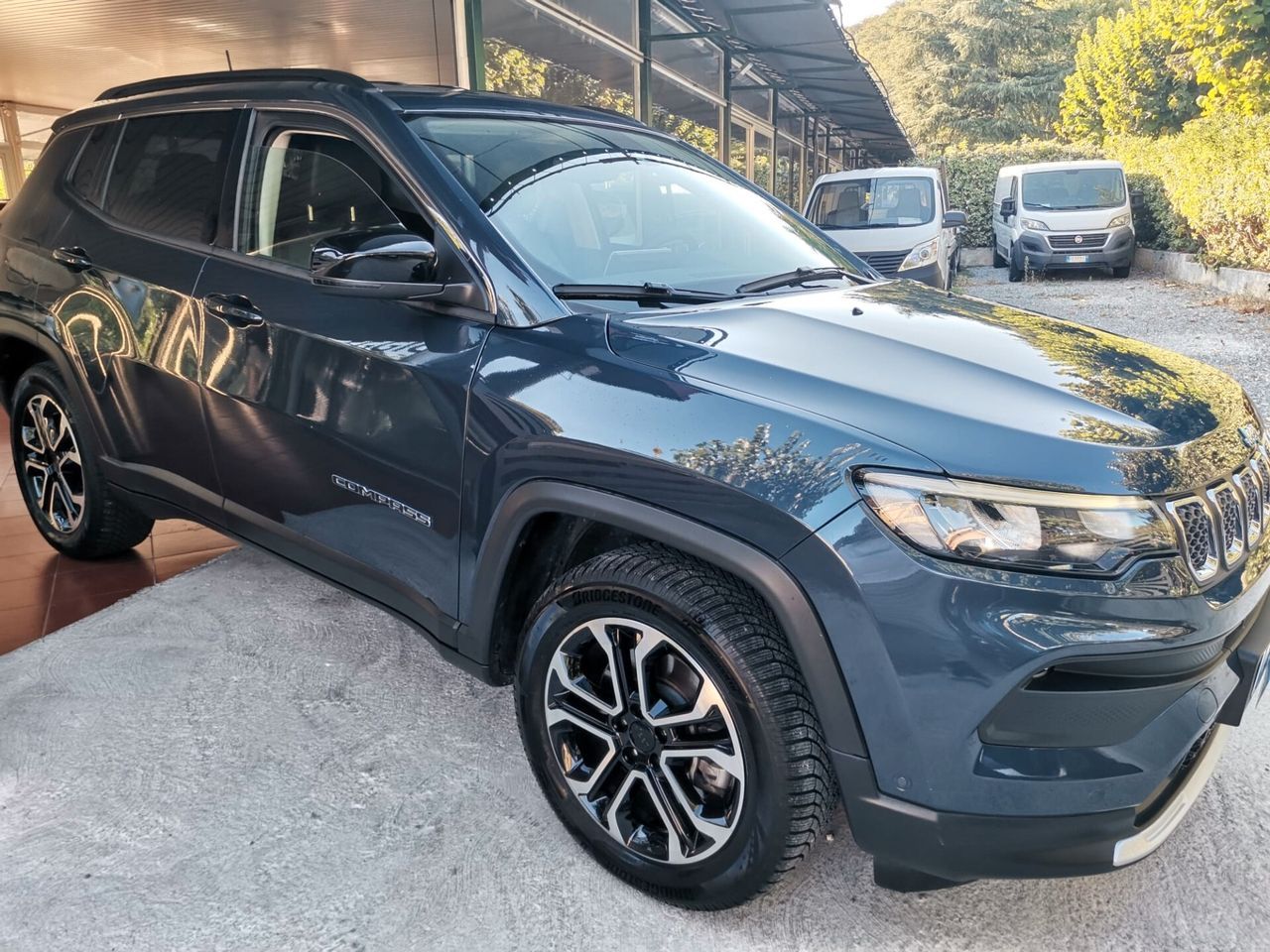 Jeep Compass 13 t 190cv 4x4 AT6 4xe Limited 2022 imagem 2