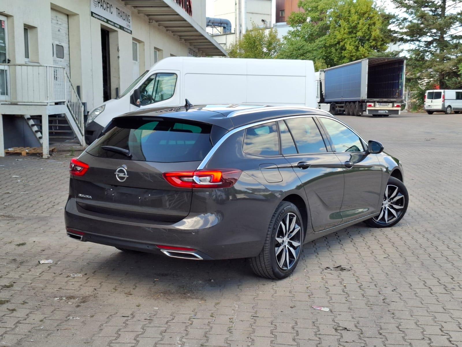 Opel Insignia B Sports Tourer Elegance CAM HUD SzH AC