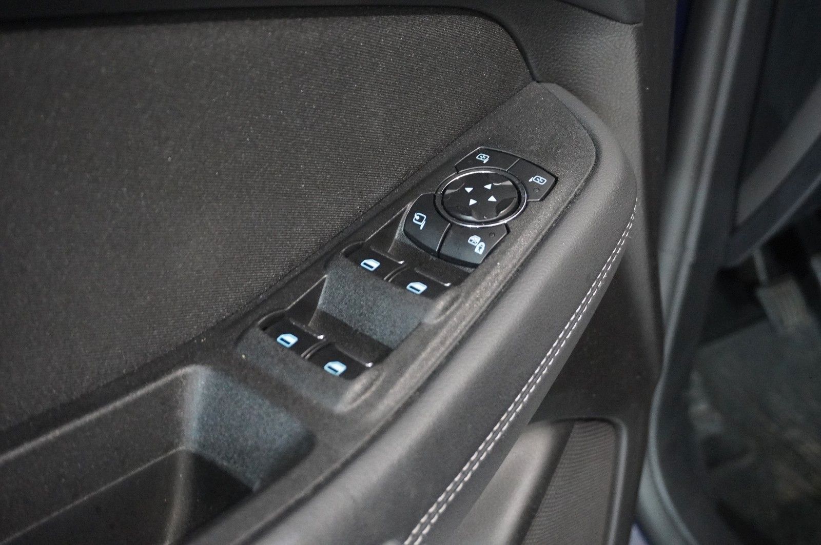 Fahrzeugabbildung Ford S-Max 2.0D TREND NAVI/LED/KAMERA/SHZ/SPORT/DAB+