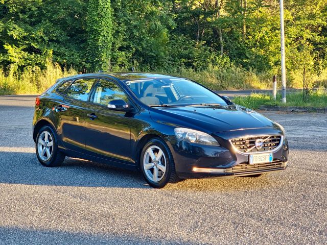 Volvo V40 D2 Geartronic R-design Momentum N1 201