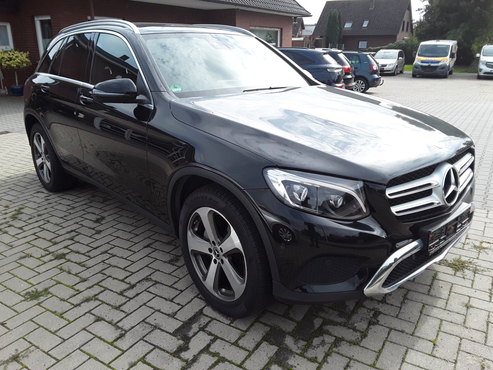 Mercedes GLC 220 2017, 2.1D dīzelis, Automāts, SUV/Apvidus, Melns — Latvijā