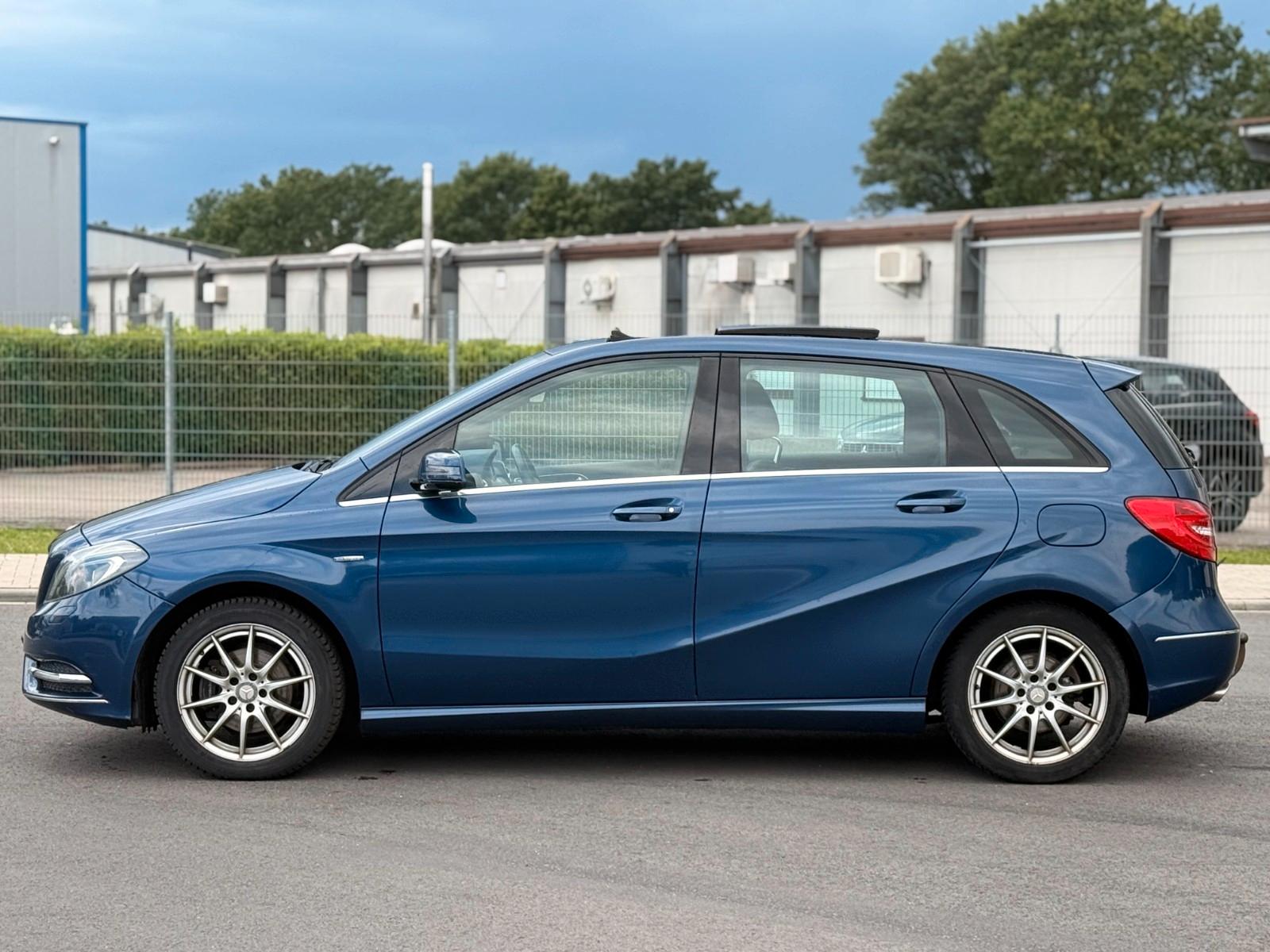 Mercedes-Benz B180 2011 — photo 5
