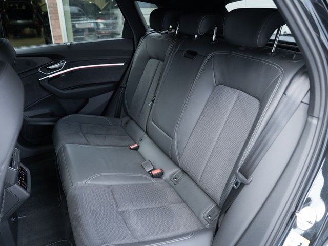 e-tron 50 quattro S line LUFTFEDERUNG+AHK+MATRIX