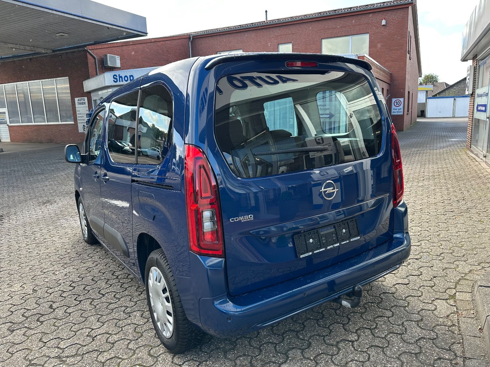 Fahrzeugabbildung Opel Combo Life 1.5 D Edition AHK/SHZG/Parkpilot/GRA
