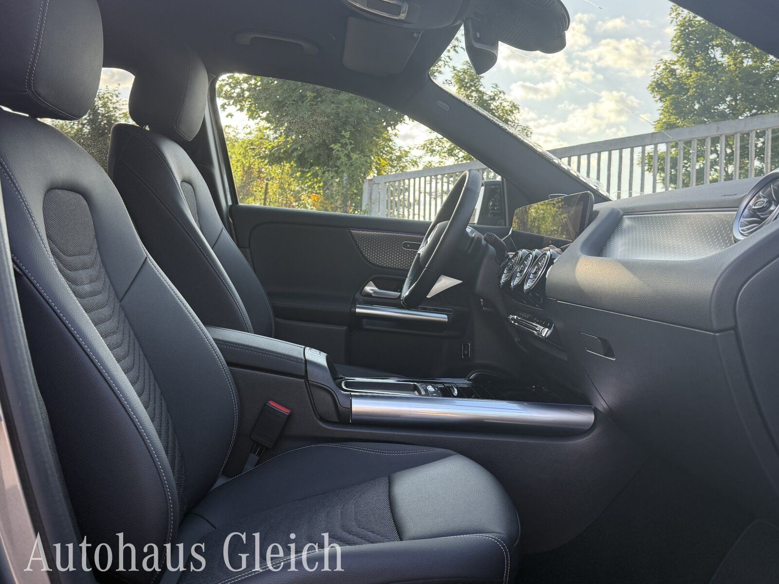 Fahrzeugabbildung Mercedes-Benz GLA 220 Progressive (EURO 6d) Navi/Standheizung