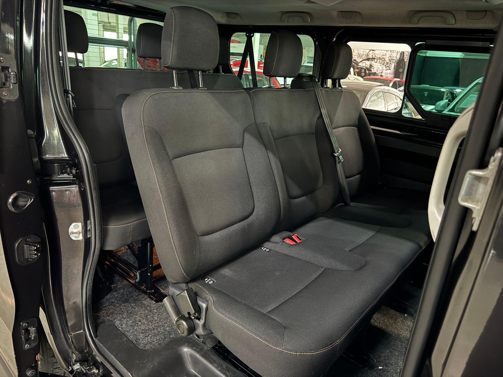 Fahrzeugabbildung Renault Trafic 1.6 DCI EXPRESSION 9-SITZER CAMPER STHDHZ