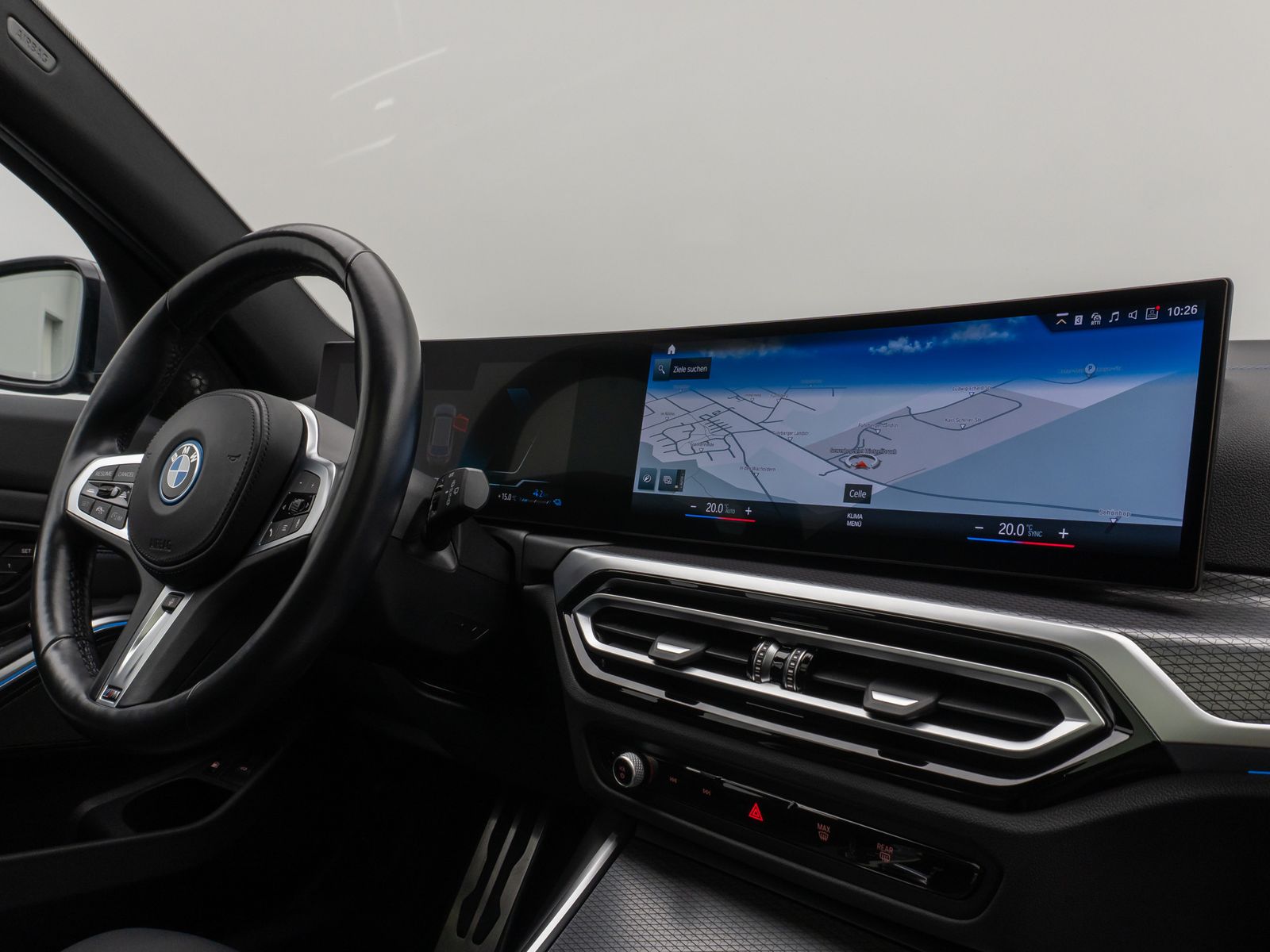 Fahrzeugabbildung BMW 330e xD M Sport Pro Panorama Kamera HUD DAB H/K