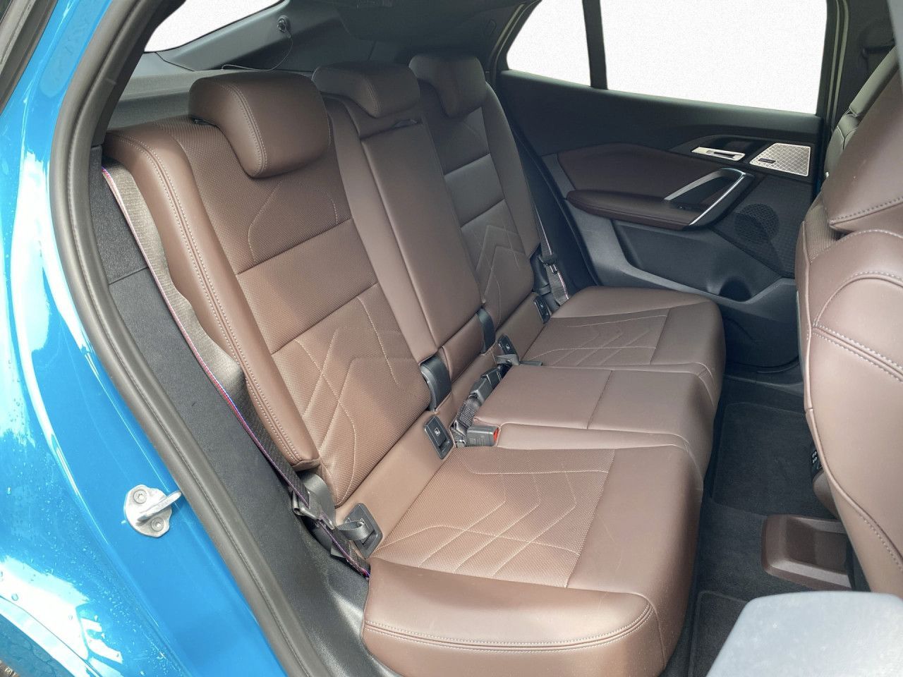 BMW iX2 - Bild 14