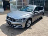 Volkswagen Passat Variant Business/AHK/Navi/ACC/Automatik - Volkswagen Passat: Auto