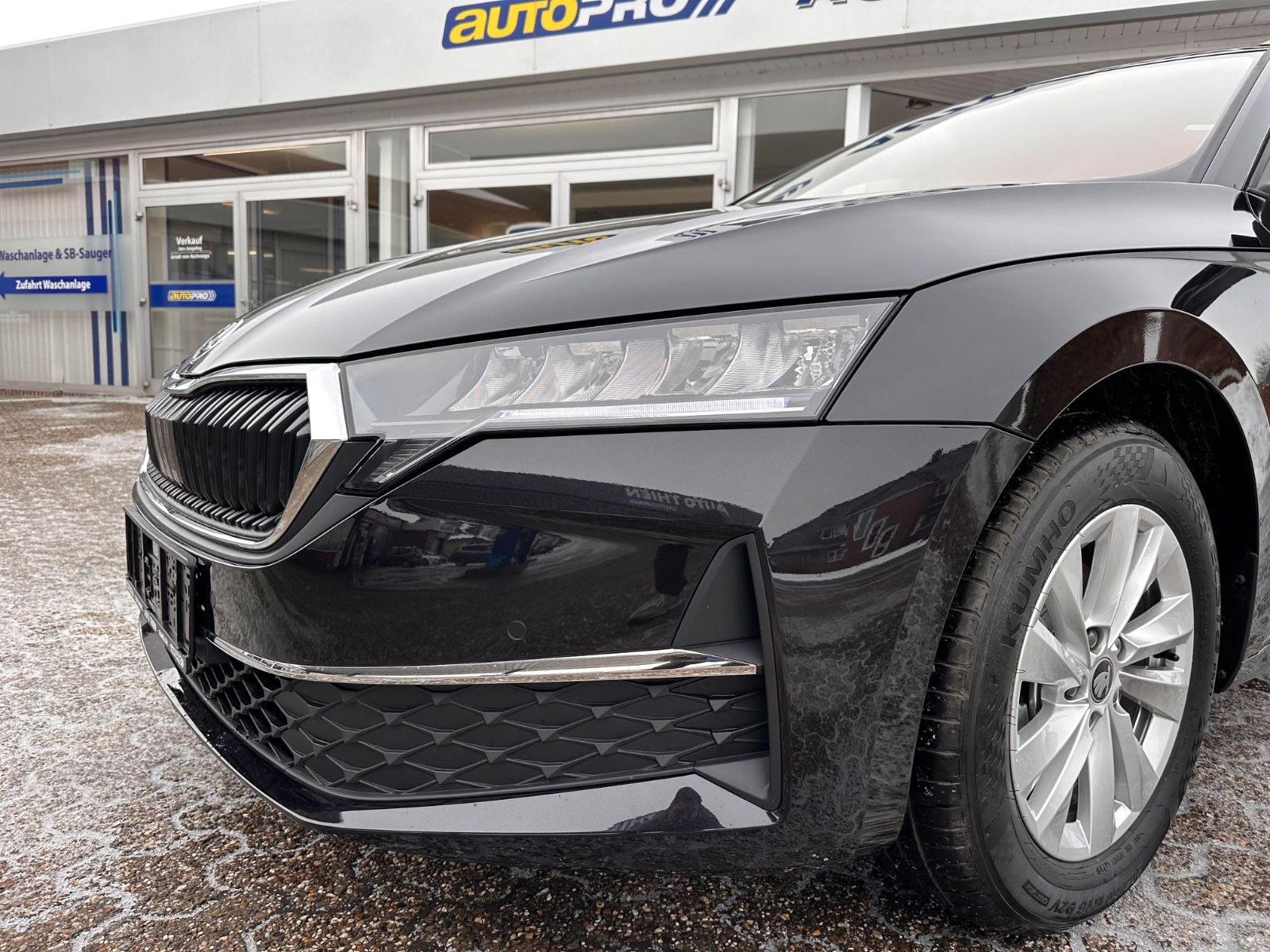 Fahrzeugabbildung SKODA Octavia Combi 1.5 TSI Selection AHK/LED/Navi/ACC