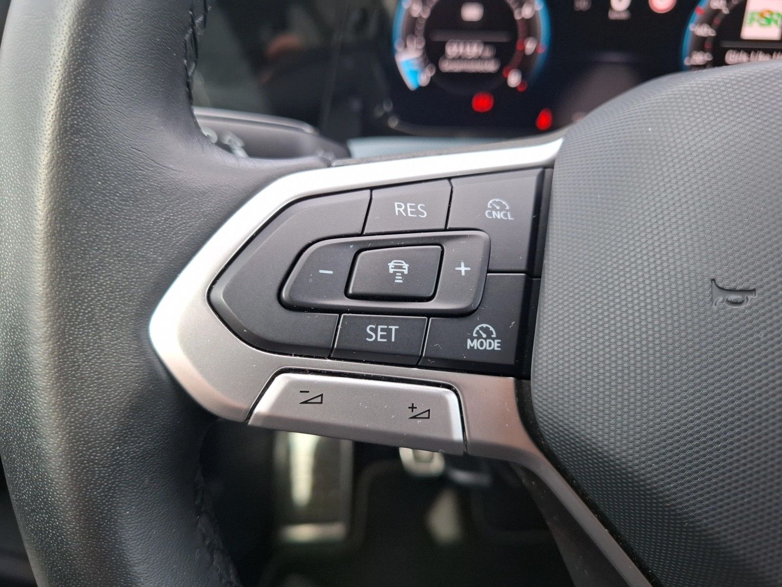 Fahrzeugabbildung Volkswagen Golf VIII Variant TSI Goal LED Navi AID ACC RFK