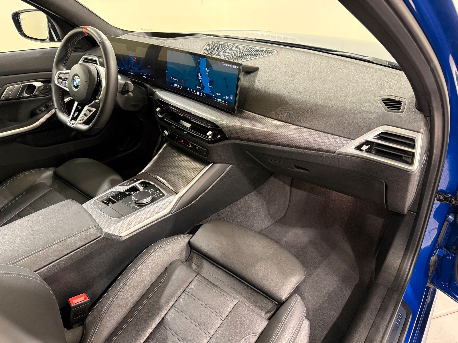 BMW M340i xDrive Touring Pro 392PS AHK Pano 360 HUD foto 10