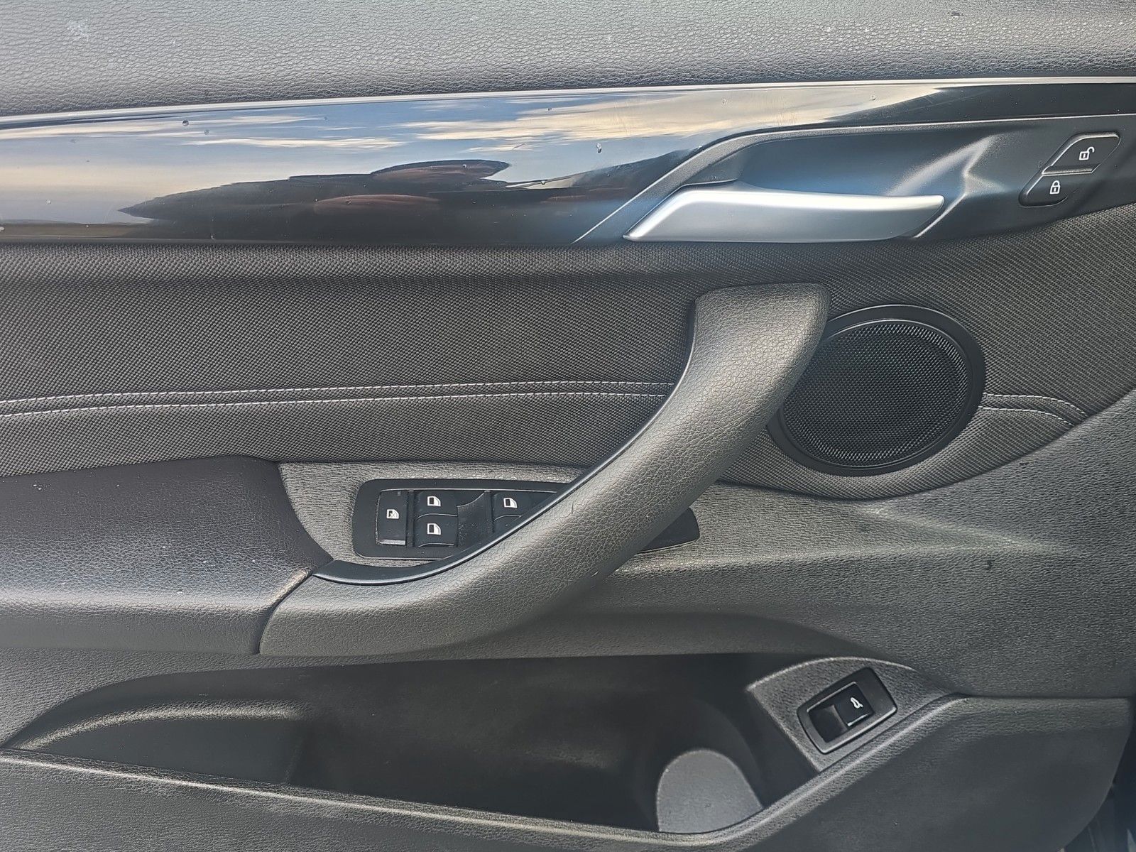 Fahrzeugabbildung BMW X1 xDrive 18 d Sport Line AUTOMATIK