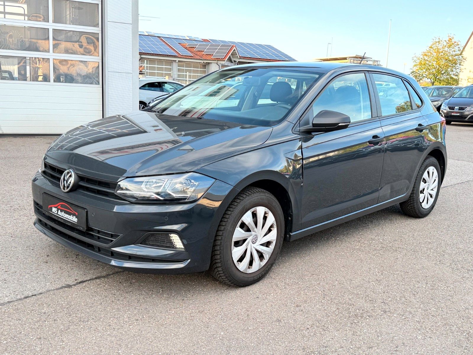 Volkswagen Polo - 1