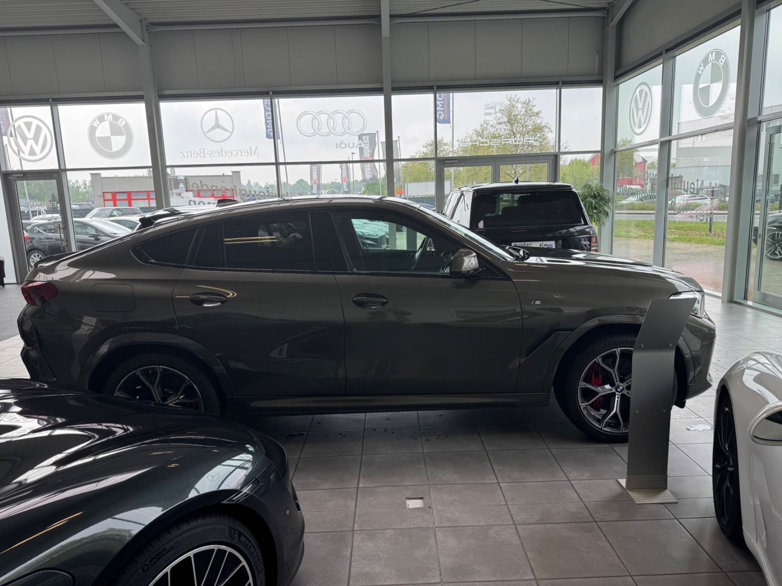 Fahrzeugabbildung BMW X6 xDrive 40 i M Sport/Carbon/Vollausstattung!