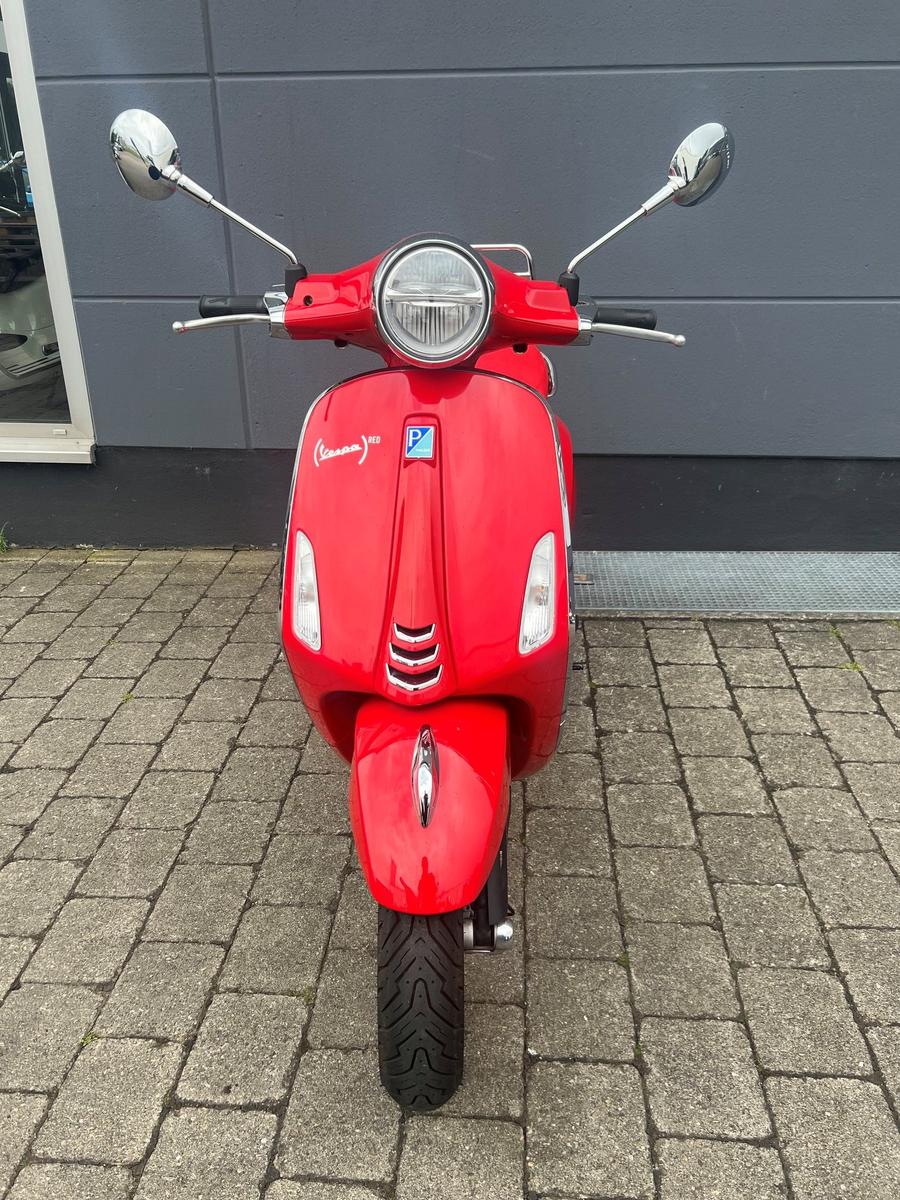 Vespa Primavera 50 RED inkl. Seitenständer &