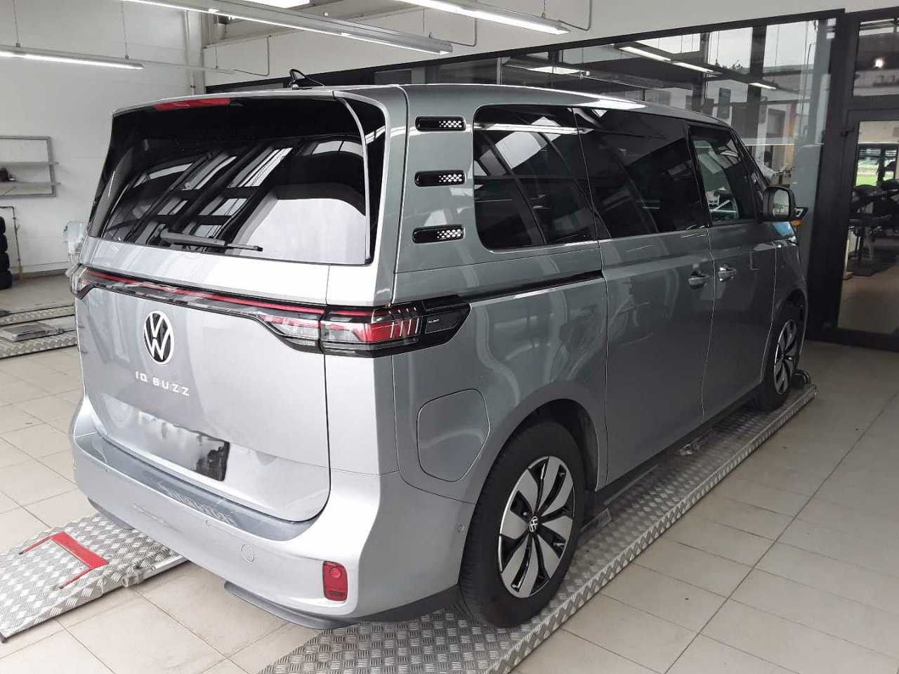Volkswagen ID. Buzz Pro kurzer Radstand 210 kW (286 PS) Hec foto 4