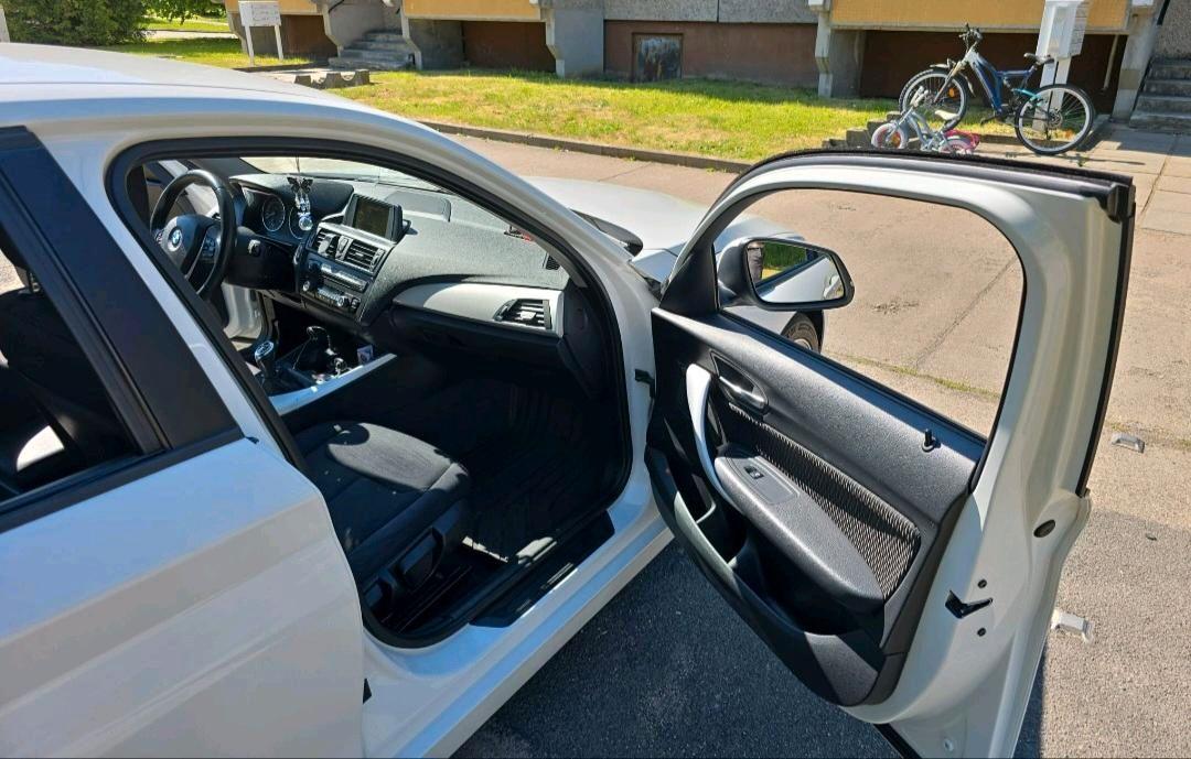 BMW 116 2012 — rear view