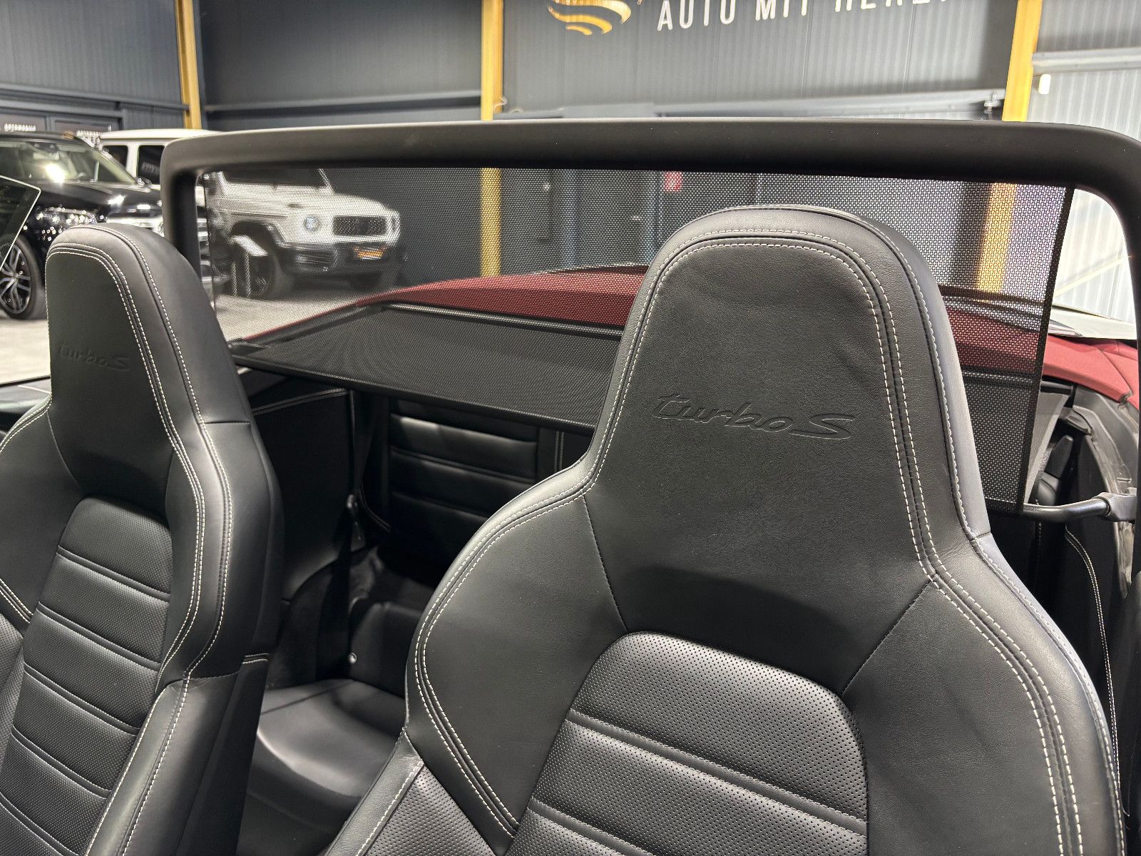 Fahrzeugabbildung Porsche 911 Turbo S Cabriolet/APPROVED24''/LIFT/BOSE