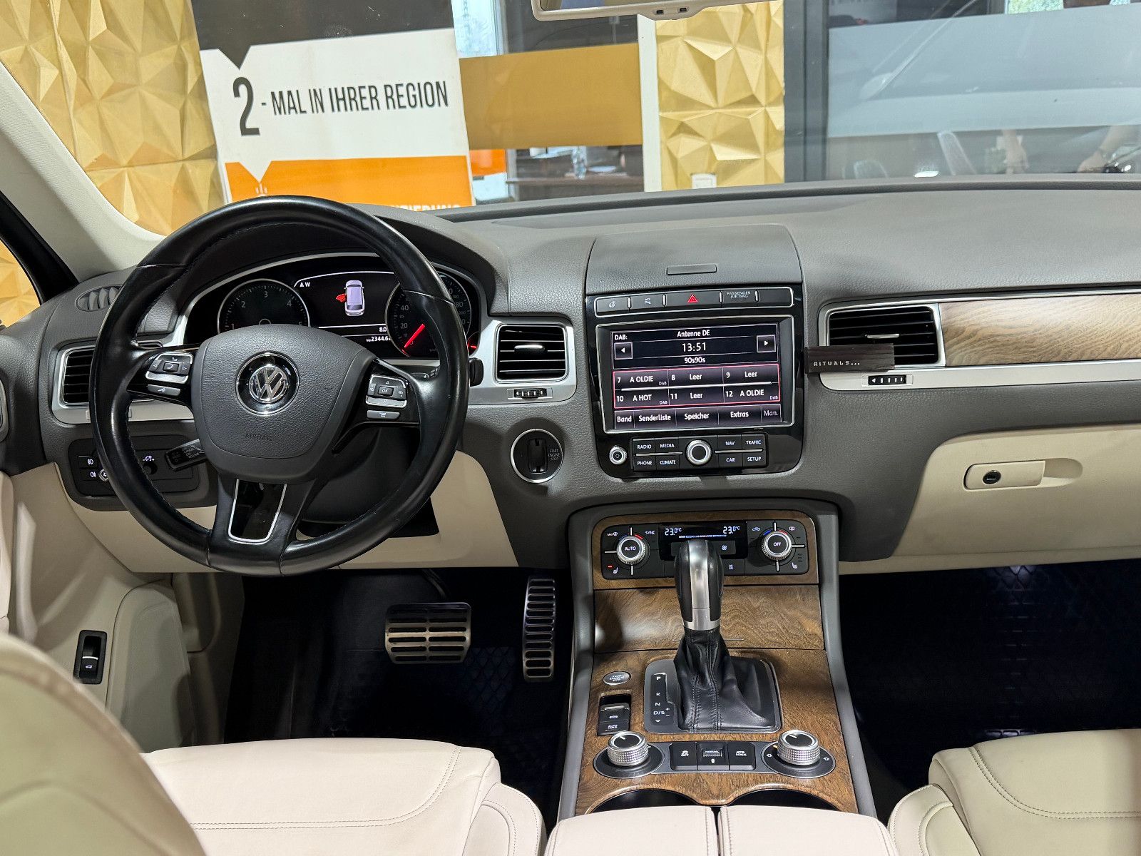 Fahrzeugabbildung Volkswagen Touareg V8 TDI /PANO7MEMORY/360°KAM/DYNAUDIO