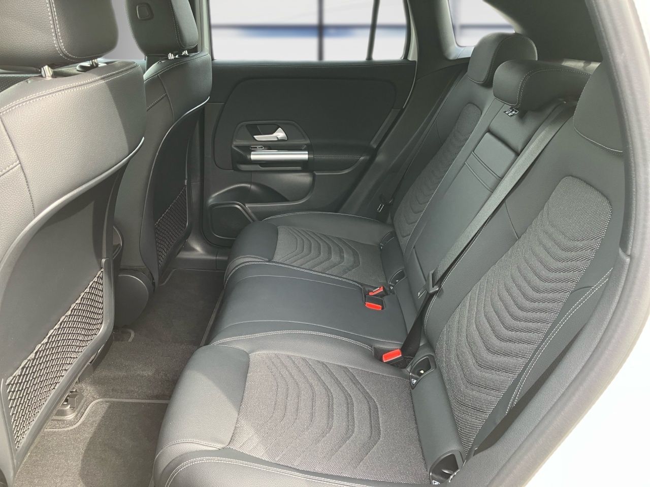 Fahrzeugabbildung Mercedes-Benz EQA 250+ BONUS+PROGR+360°+VERKZ.ASS+CARPLAY+LED+