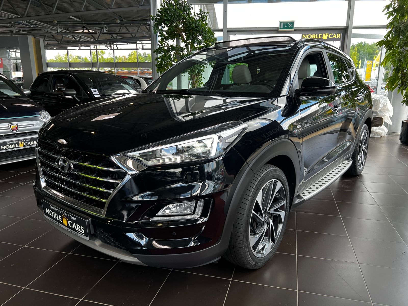 Fahrzeugabbildung Hyundai TUCSON Premium 4WD PANO LED LEDER