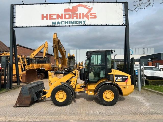 CAT Caterpillar 907H Only 878 original hours (906H, 