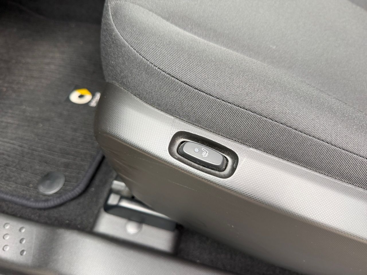 Fahrzeugabbildung Smart smart EQ fortwo 22KW+SITZHEIZ+KLIMAAUTO+DAB+USB