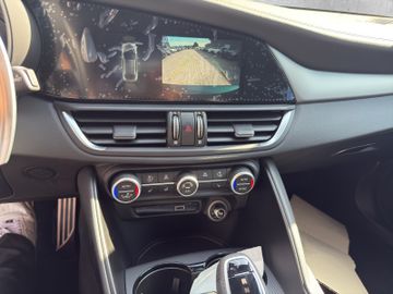 Alfa Romeo Giulia MY24 INTENSA 2.0 Turbo Q4 *SHZ*CARPLAY*