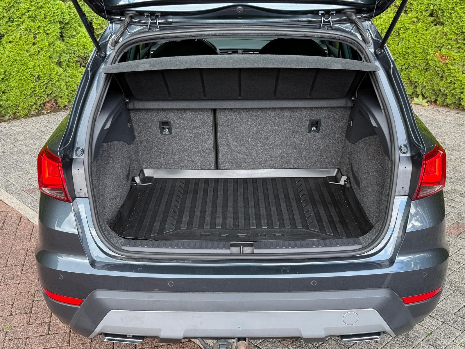 Fahrzeugabbildung SEAT Arona 1.0 TSI DSG FR LINE LED+NAV+AHK+ACC+SHZ+