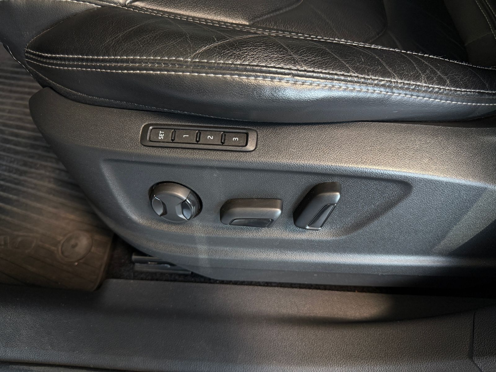 Fahrzeugabbildung SKODA Kodiaq Style 4x4 AHK ACC StHZ CANTON LEDER MEMO