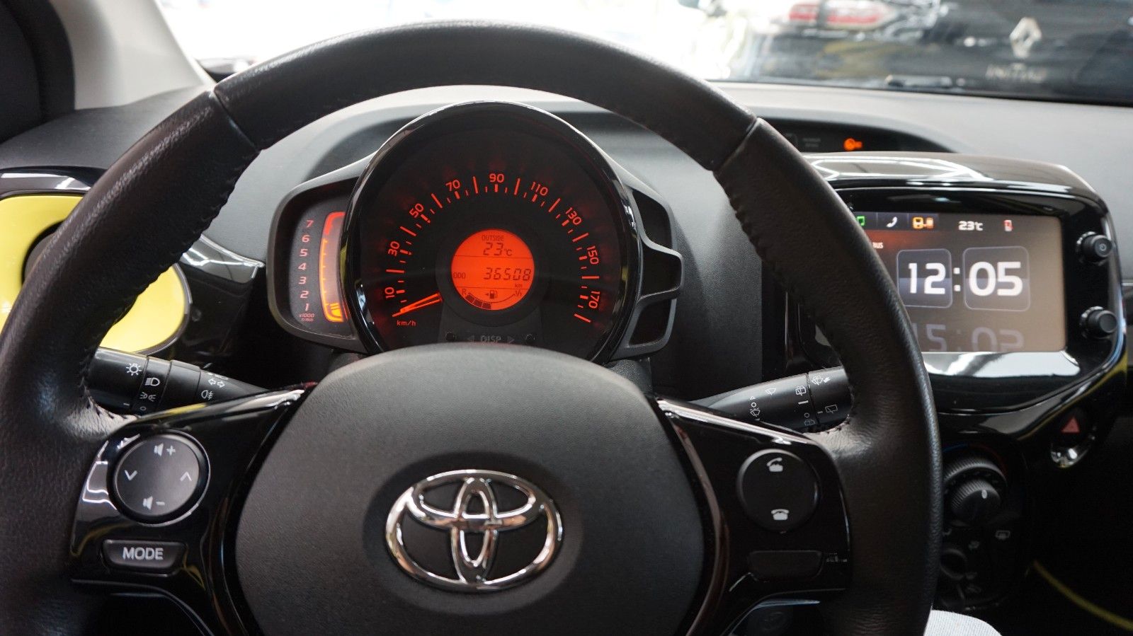 Fahrzeugabbildung Toyota Aygo x-cite nur 4,1 Liter durchs. Verbrauch