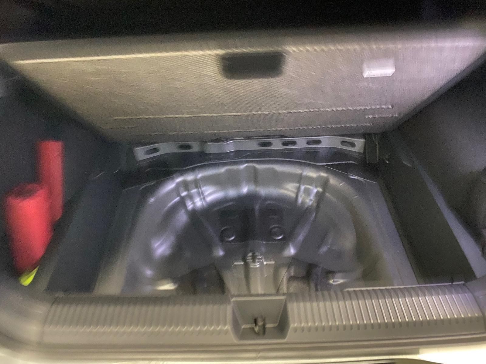 Fahrzeugabbildung Volkswagen T-Roc 1.5 eTSI R-Line NEUES MODELL AHK+ACC+KAMER