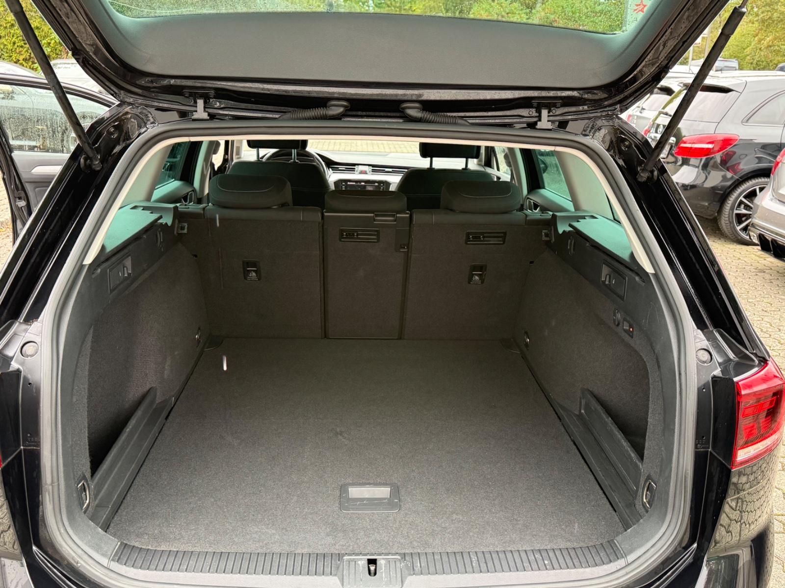 Volkswagen Passat Variant Business 1.5 TSI Automatik AHK