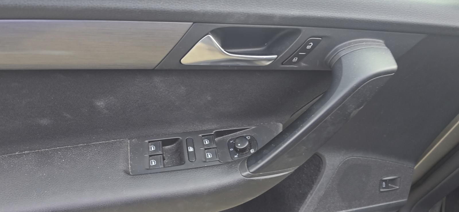 Volkswagen Passat 2012 — photo 13