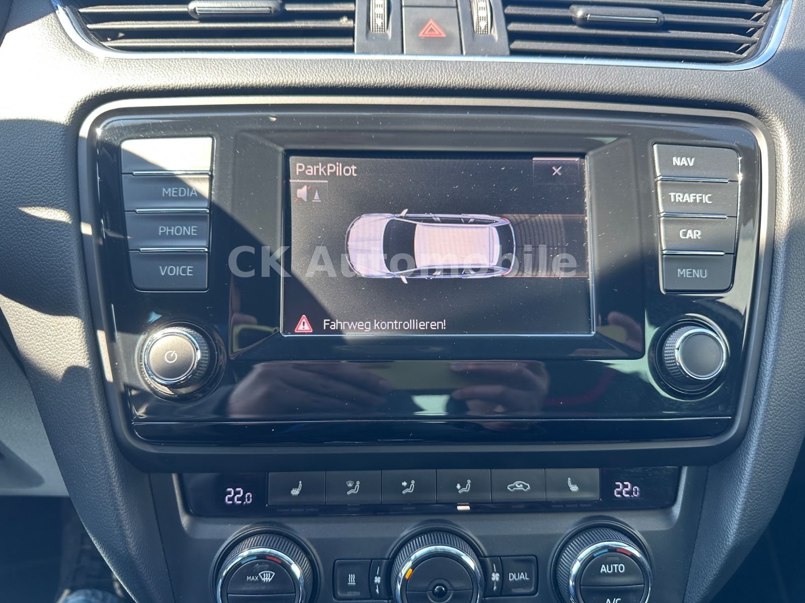Fahrzeugabbildung SKODA Octavia Combi RS 2.0 TDI DSG/Navi/Bi-Xenon/PDC
