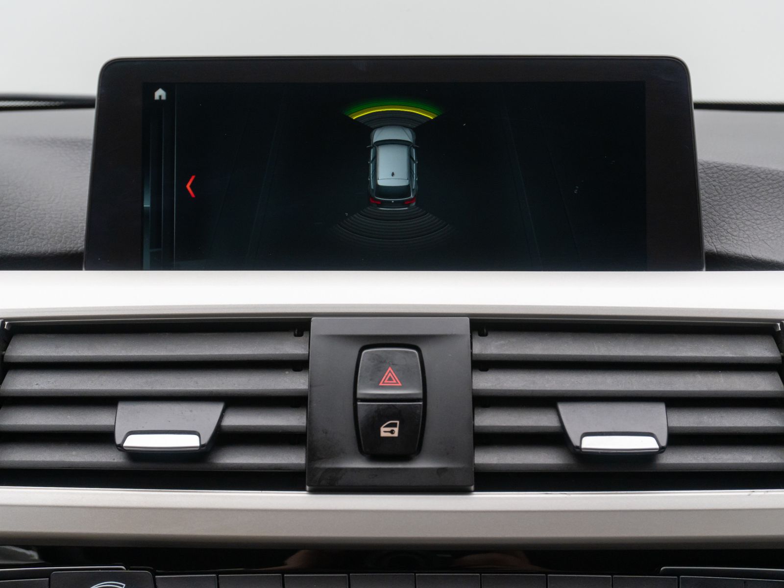 Fahrzeugabbildung BMW 318d NaviPro WLANLordos PDC LED Komfort Alarm