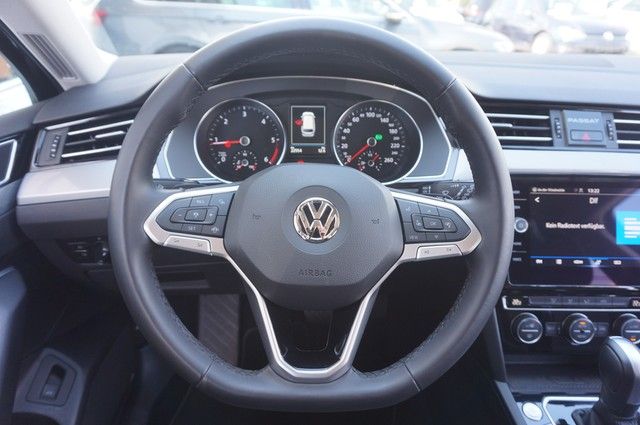 Fahrzeugabbildung Volkswagen Passat Variant TDI Business DSG LED AHK Navi ACC