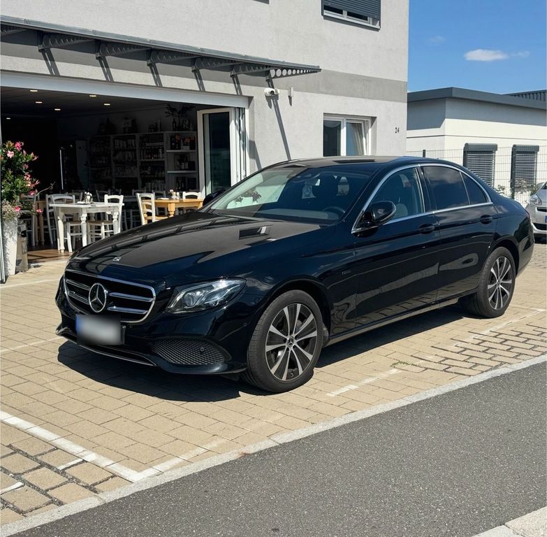 Image of Mercedes-Benz E 300