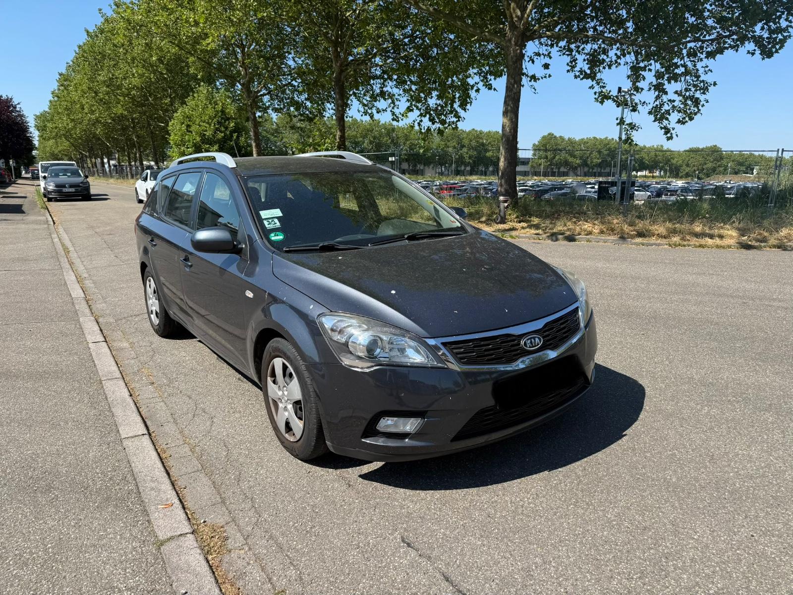 Kia cee'd 2012 — interior